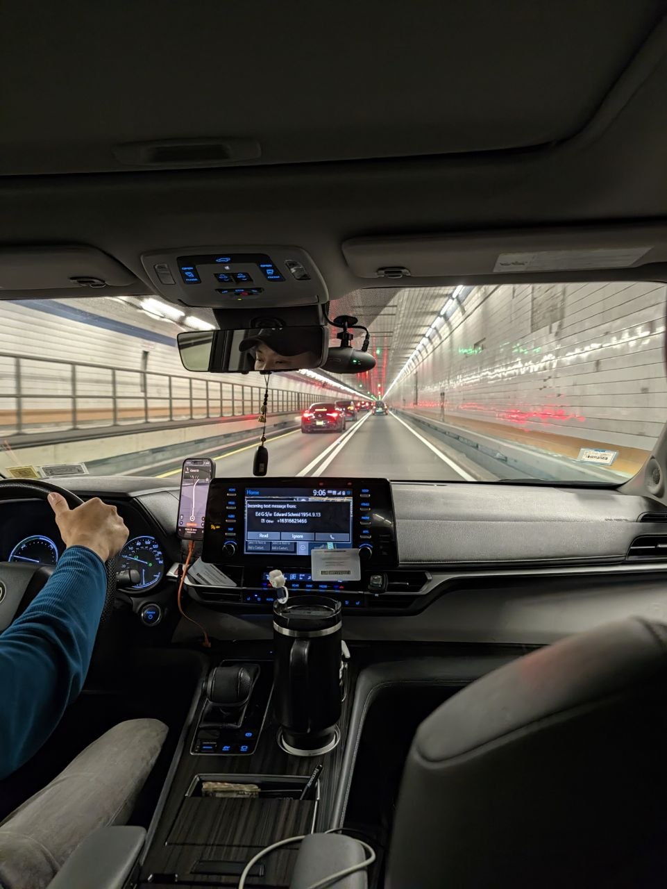 Fahrt durch Tunnel